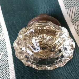 Lead crystal smooth antique glass inlaid door  knob 3 dimensional.